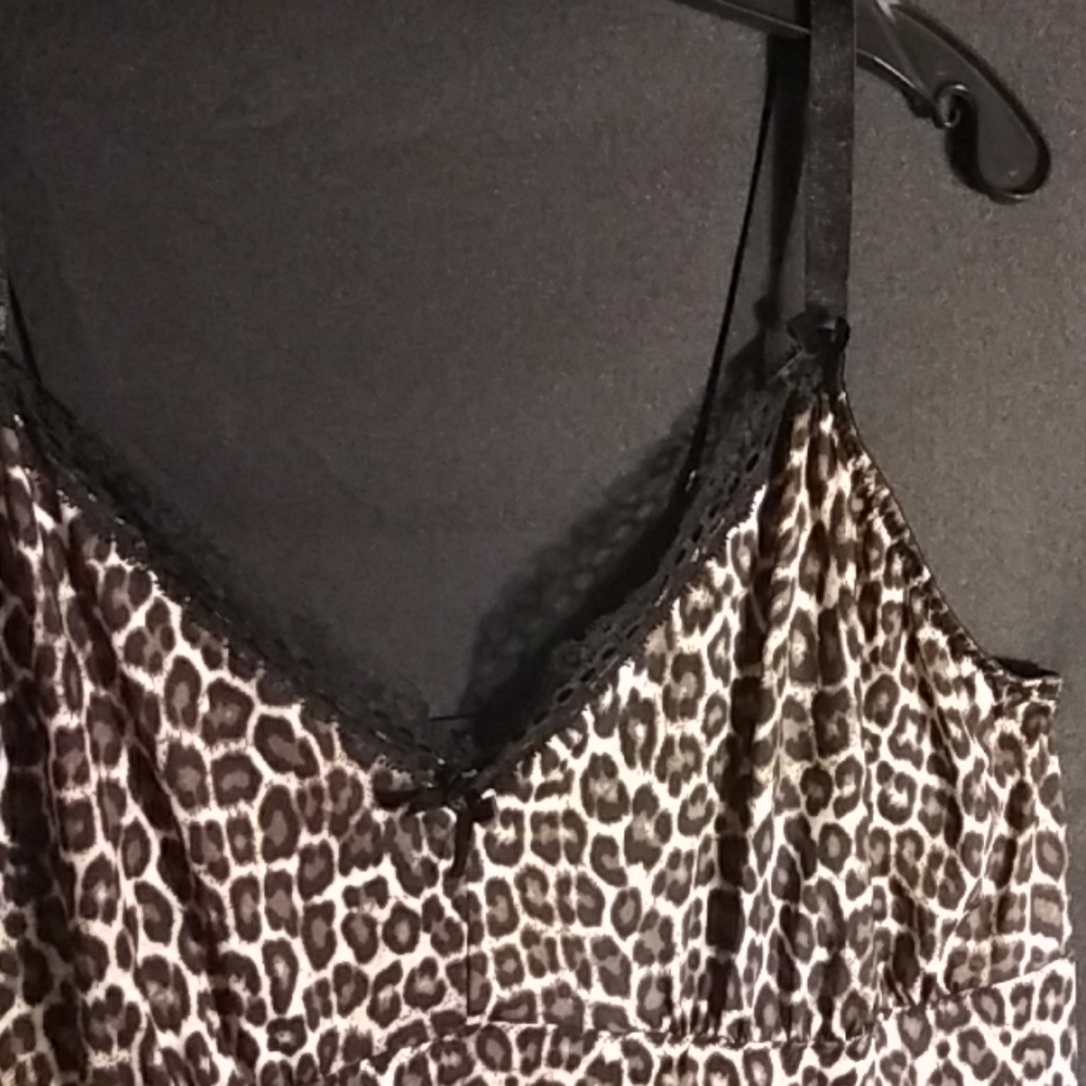 Gown - Picture 2 of 5